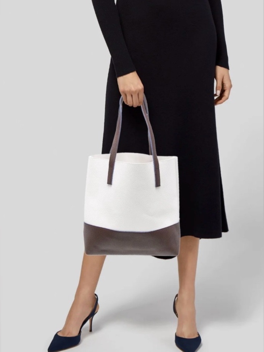 EUC Oscar de la Renta Leather Bucket Bag
